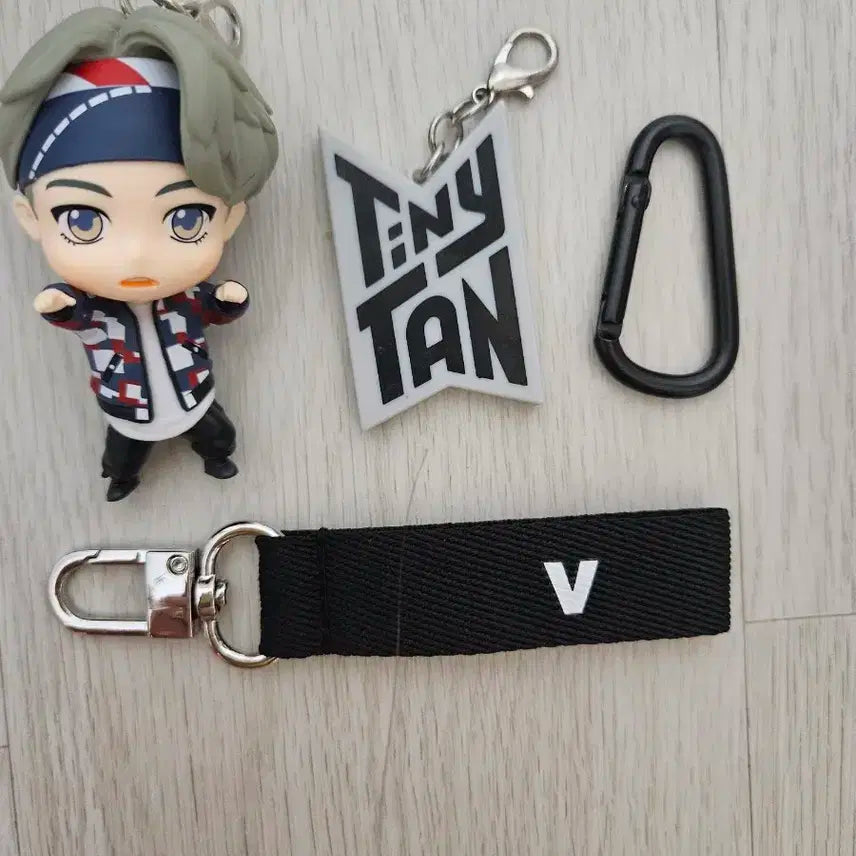 새상품) bts TinyTAN V 티머니 키링 인형 판매합니다