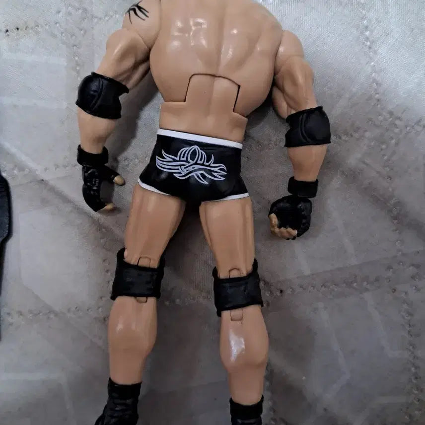 WWE 골드버그 엘리트 피규어 팝니다