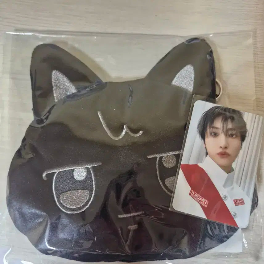 Ateez Face pouch bag WOOYOUNG+photo Card