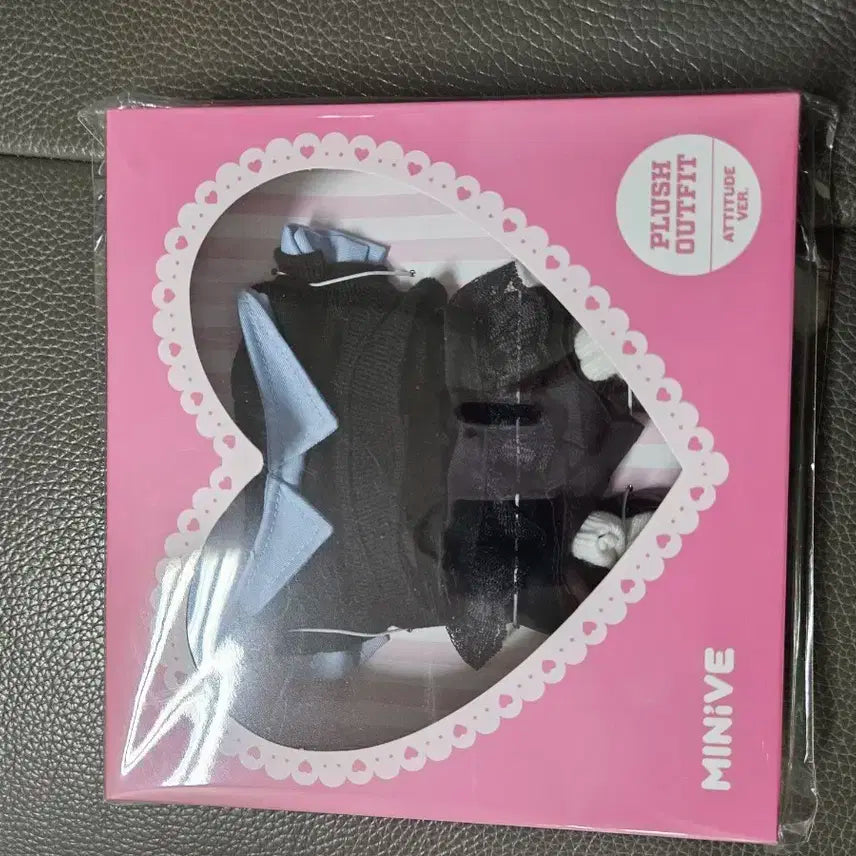 아이브 MD 미니브 플러쉬 아웃핏 애티튜드 버젼