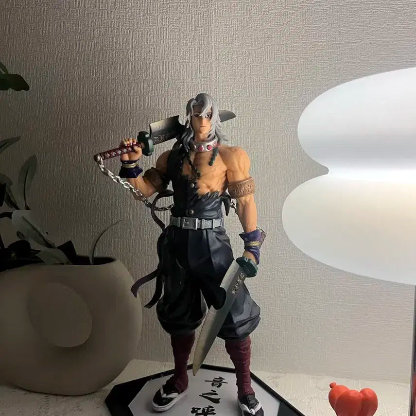 귀멸의 칼날 우즈이텐겐 피규어 32cm