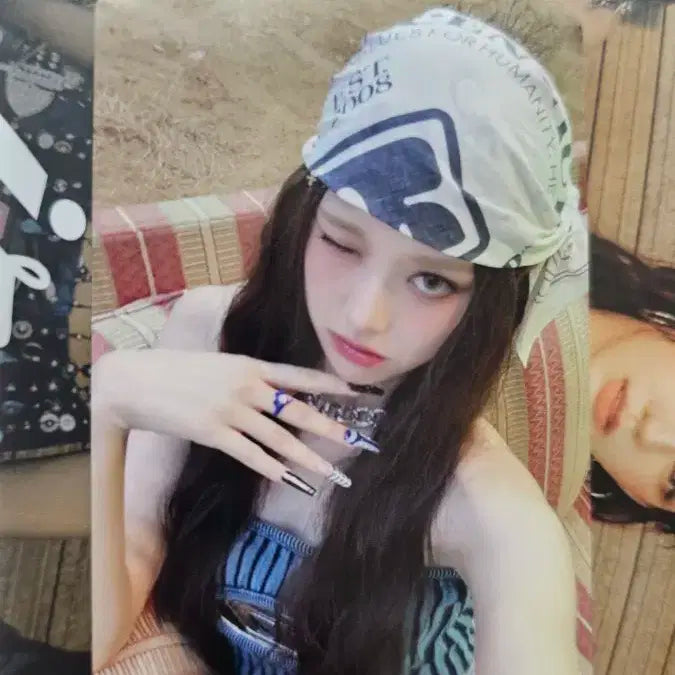 이즈나 지민 맘마미아 공방포카 양도합니다.