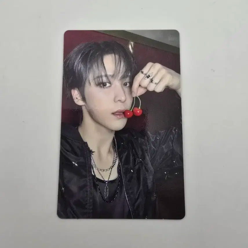 에이티즈 미국 레몬드랍 앨범 HELLO82 특전 윤호