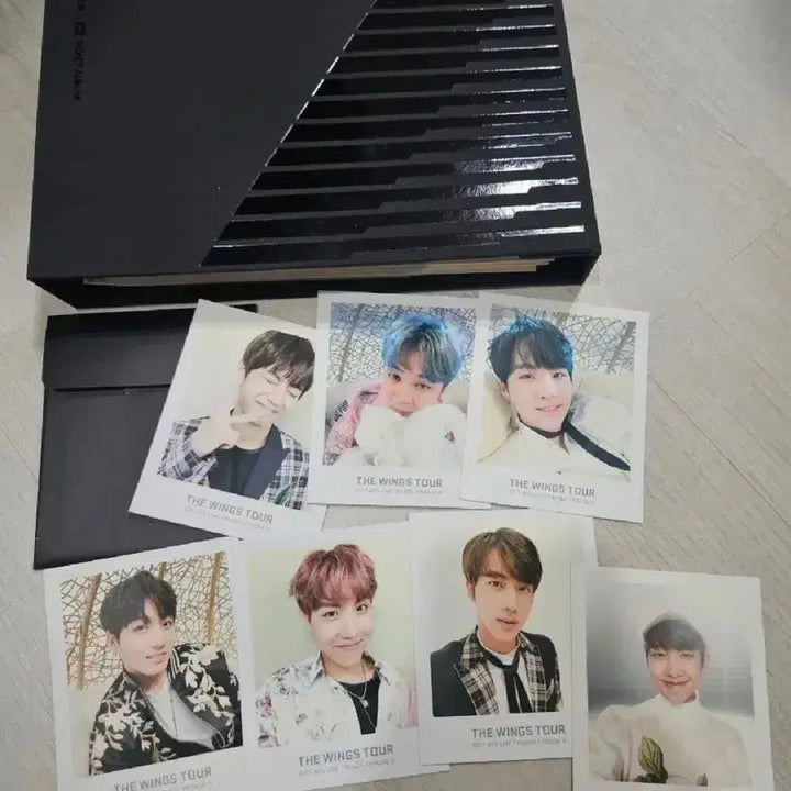 새상품)  BTS 윙즈콘 티켓 앨범 + 멤버 포토카드 세트 판매합니다