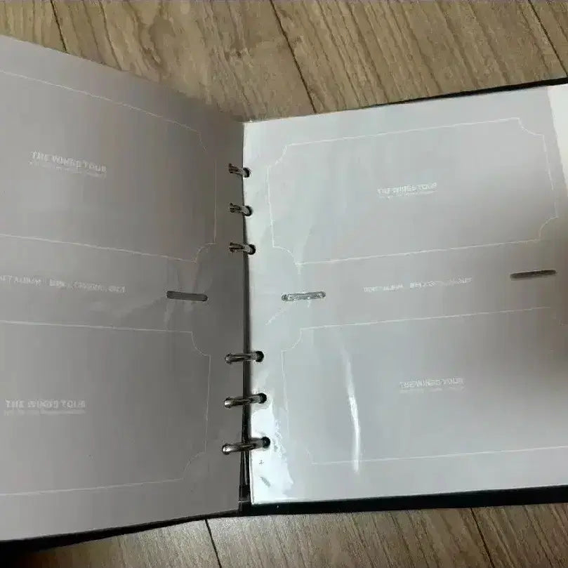 새상품)  BTS 윙즈콘 티켓 앨범 + 멤버 포토카드 세트 판매합니다