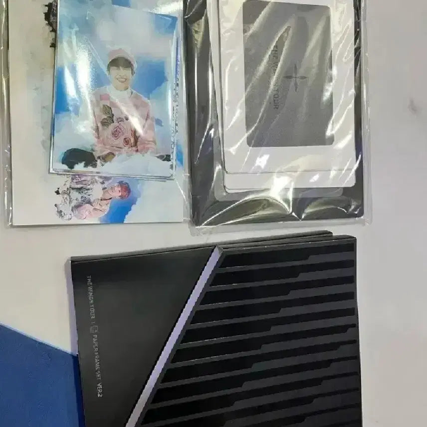 새상품)  BTS 윙즈콘 티켓 앨범 + 멤버 포토카드 세트 판매합니다
