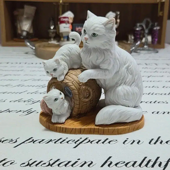 빈티지 흰 고양이 가족 장식 피규어