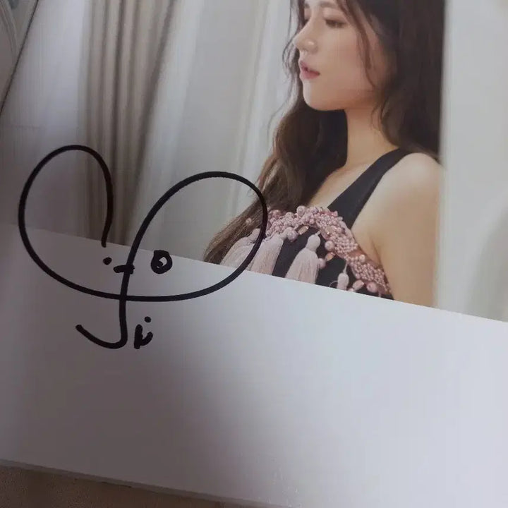 러블리즈 8인 친필싸인 앨범 lovelyz 이미주 케이 정예인 류수정