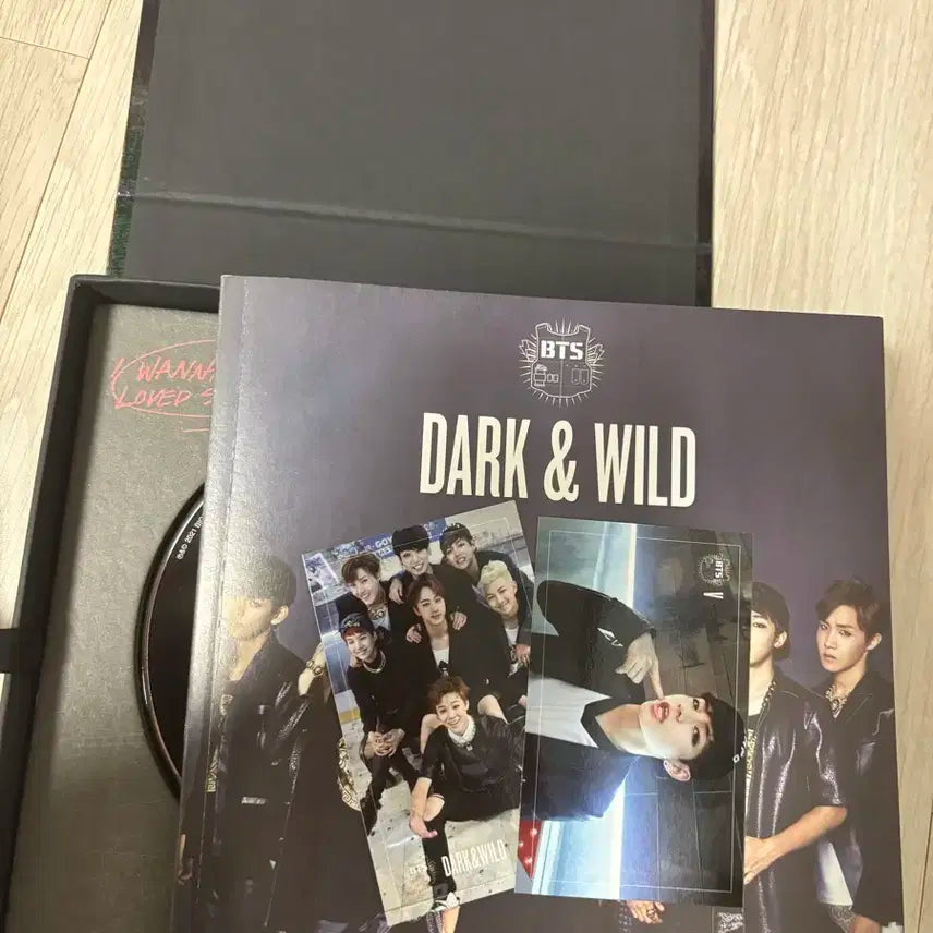 방탄 dark & wild