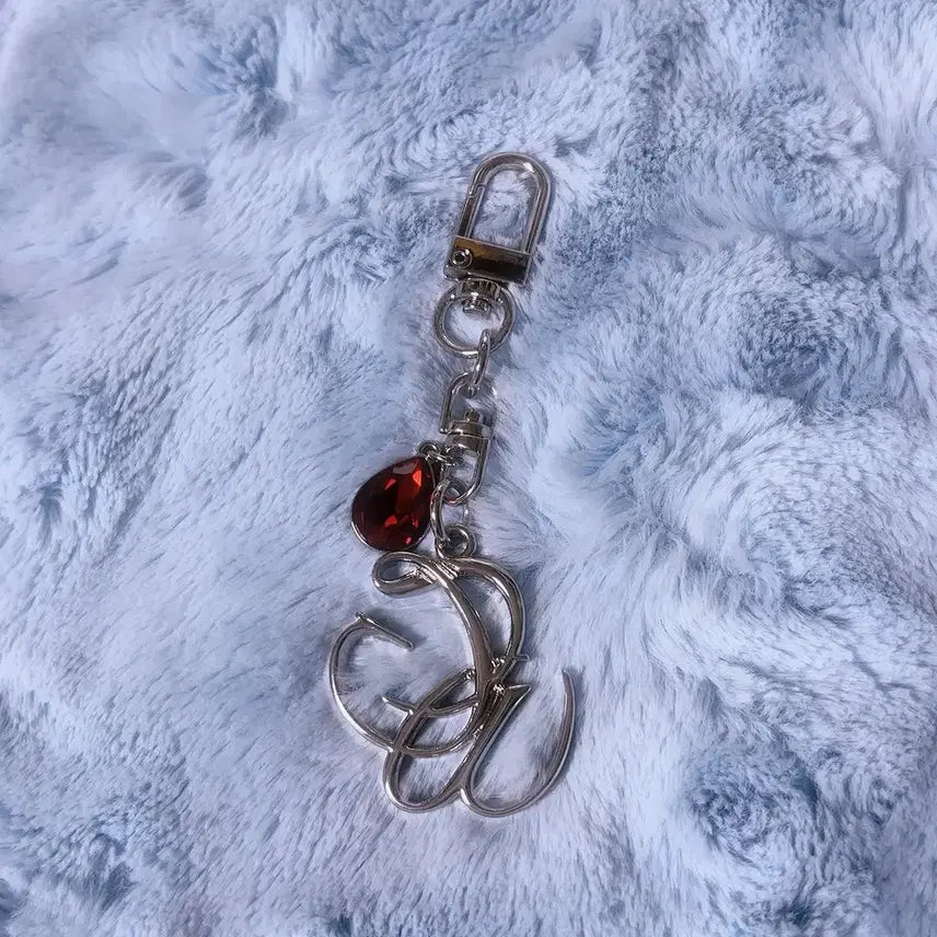 엔하이픈 페이트 플러스 페플 일본콘 한정 정원 메탈 이니셜 키링 판매