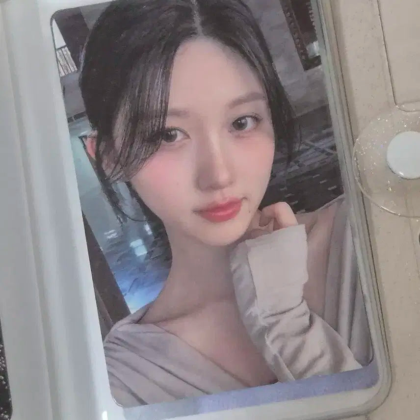 아이브 가을 IVE SWITCH 더현대 팝업 포카