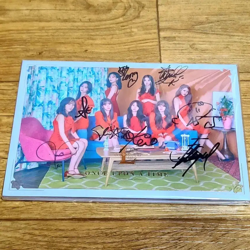 러블리즈 미니 6집 비매 싸인 앨범