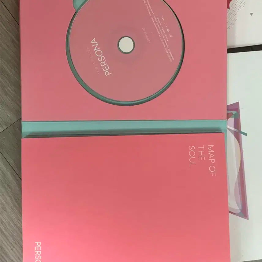BTS 앨범, 책