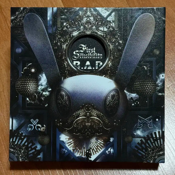 [B.A.P 비에이피] 1004(천사) + BADMAN (배드맨) 앨범
