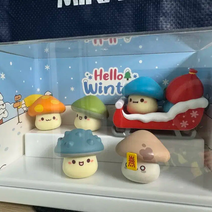 메이플 피규어+디오라마 케이스 묶어서 팔아요.