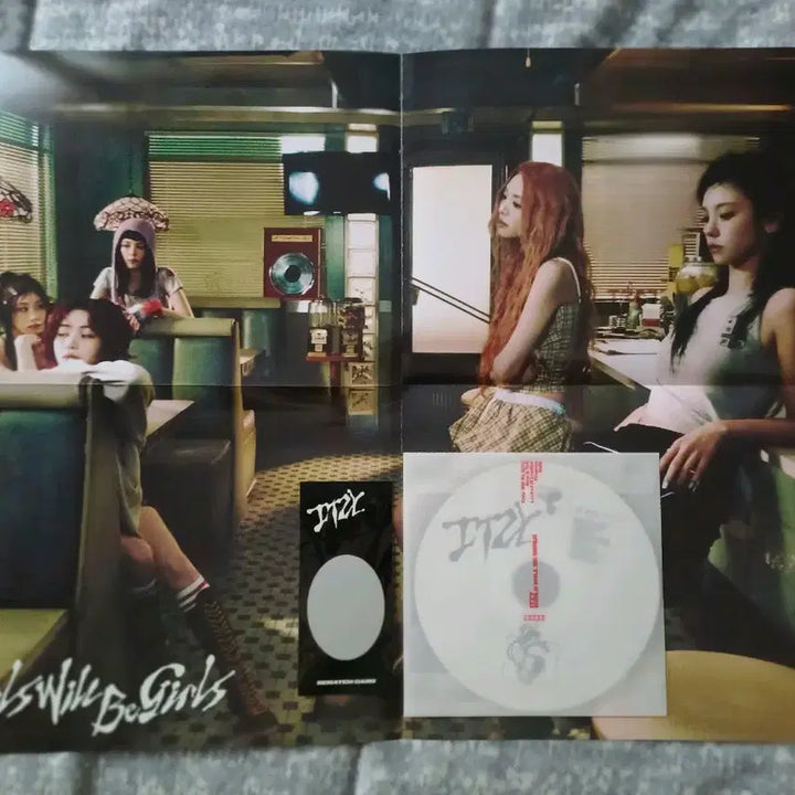 있지 Girls Will Be Girls (10th Mini Album)