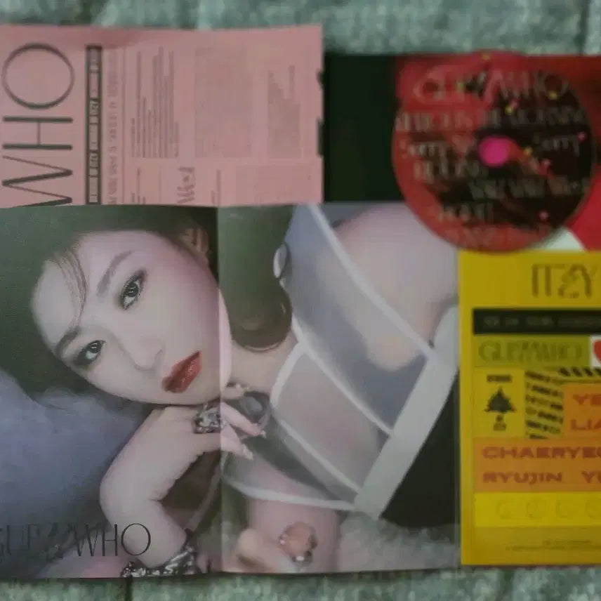 있지 GUESS WHO (4th Mini Album)