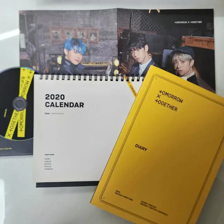 투모로우바이투게더 2020 시즌 그리팅
