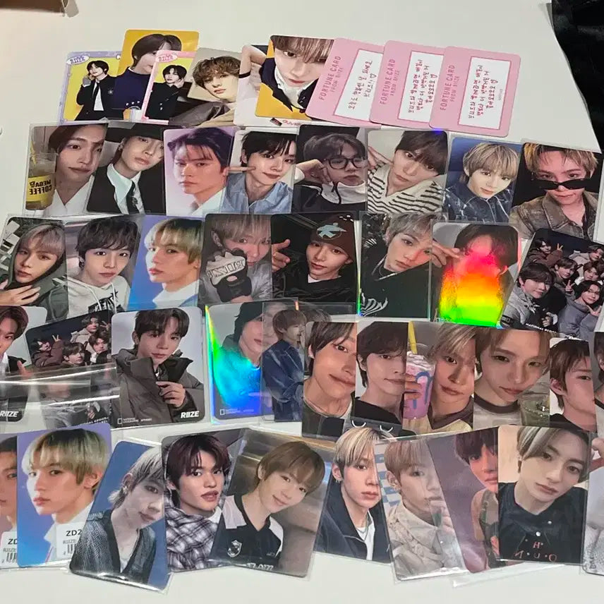 라이즈 포카 비공굿 메가커피 포스터 말랑핀뱃지 개봉앨범