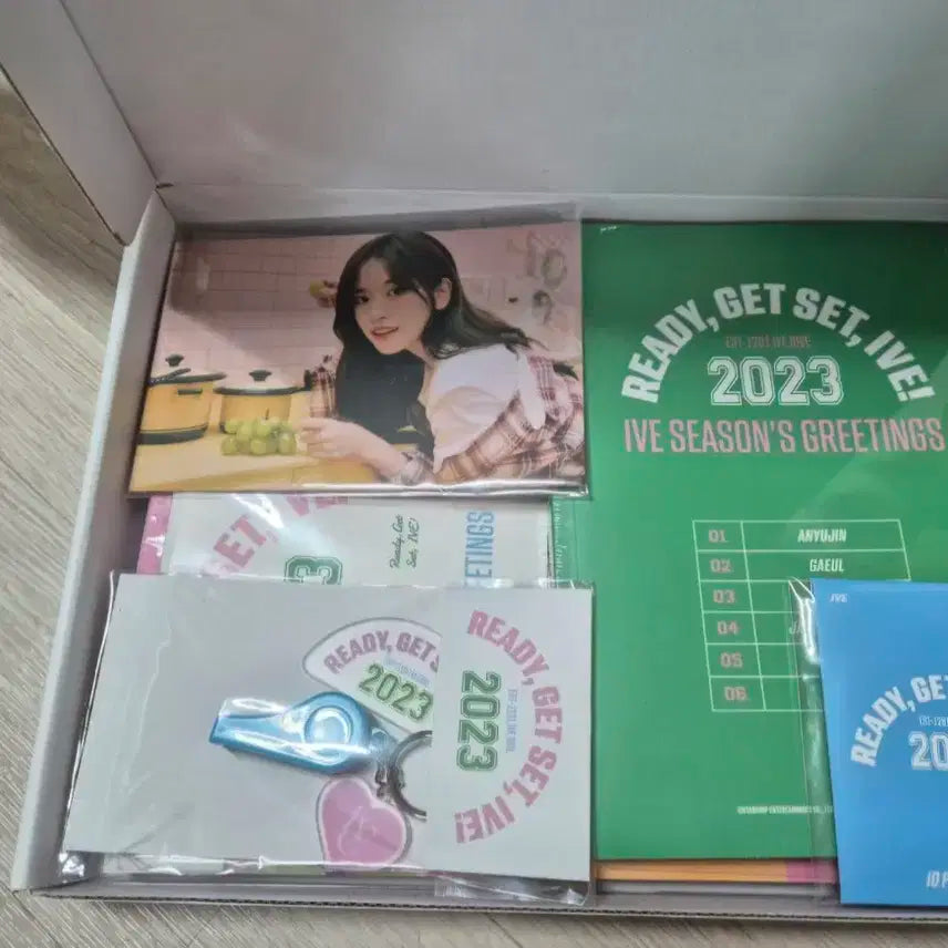IVE 2023 시즌그리팅 + 팬클럽 매거진