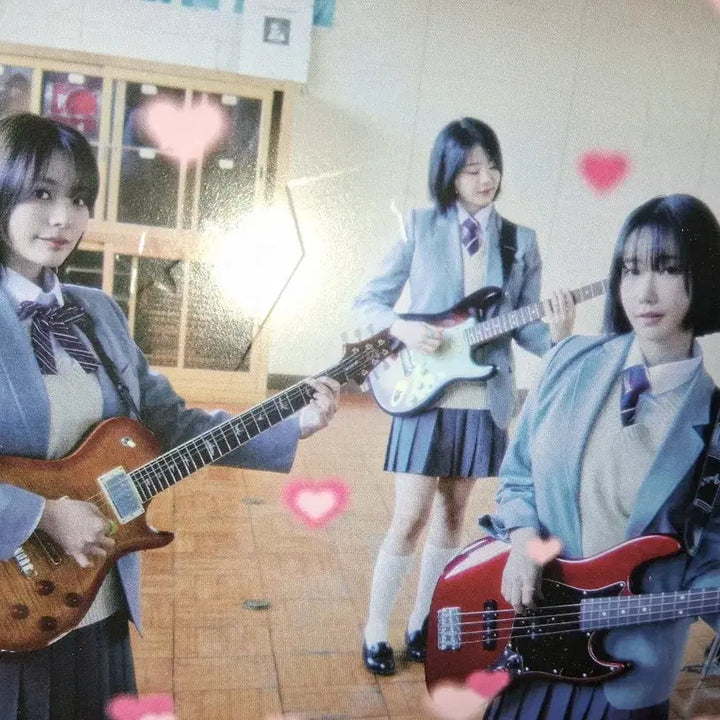 qwer 마니또앨범  싸인앨범 풀구성+포카 씨디 한장씩추가