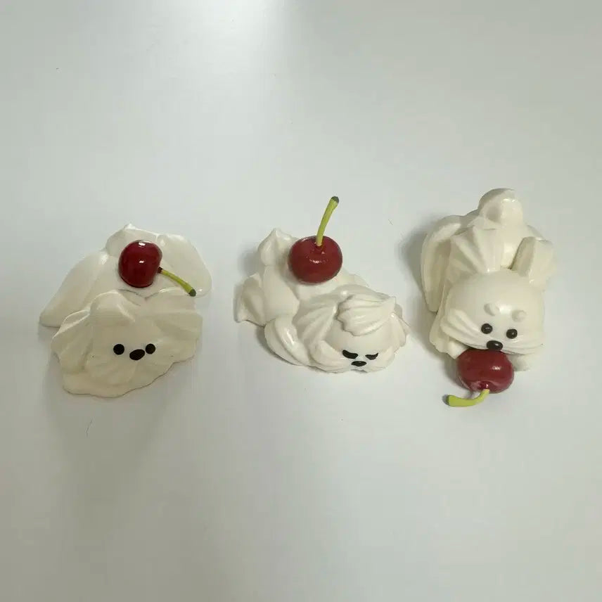 휘핑크림/생크림 체리 강아지의 생활 피규어 가챠 세트 일괄