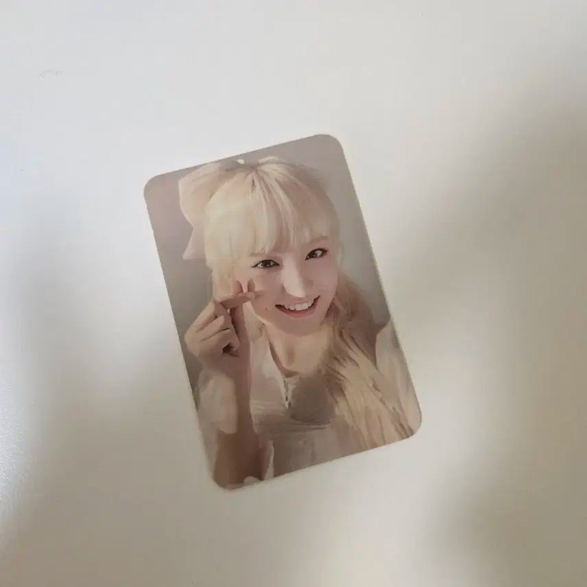 최저가)아이브 리즈 2022 시그 시즌그리팅 사운드웨이브 포카 팝니다
