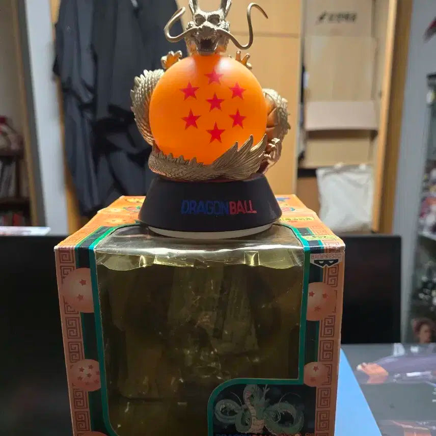 드래곤볼 데스크탑 라이트 피규어 팝니다.
