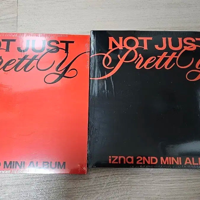 IZNA 이즈나 2집 Not Just Pretty 미개봉 셋 팝니다