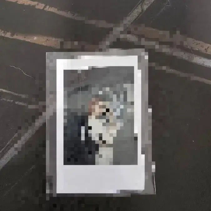여자친구 신비 싸인 폴라 팔아요