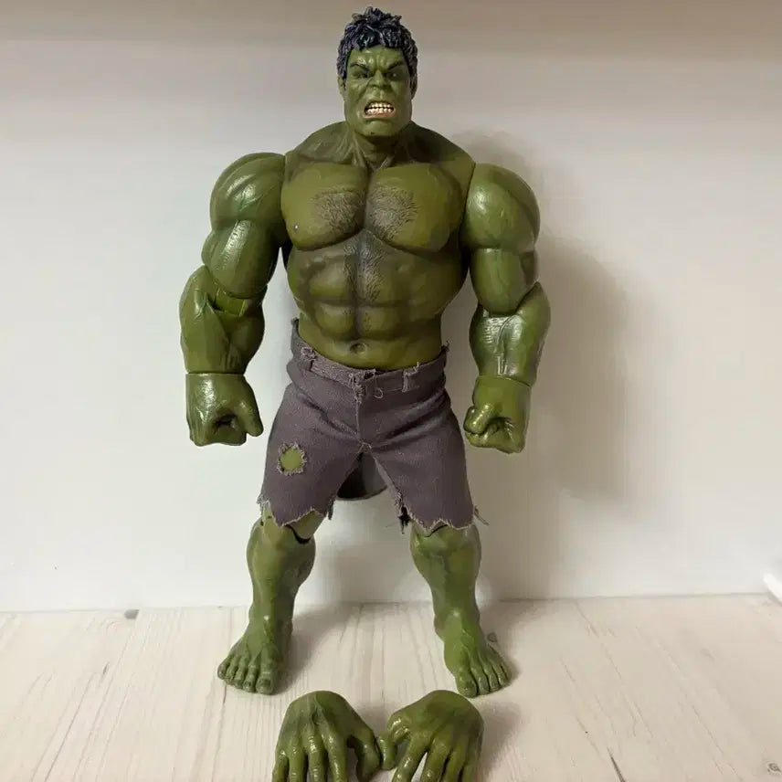 헐크피규어팝니다