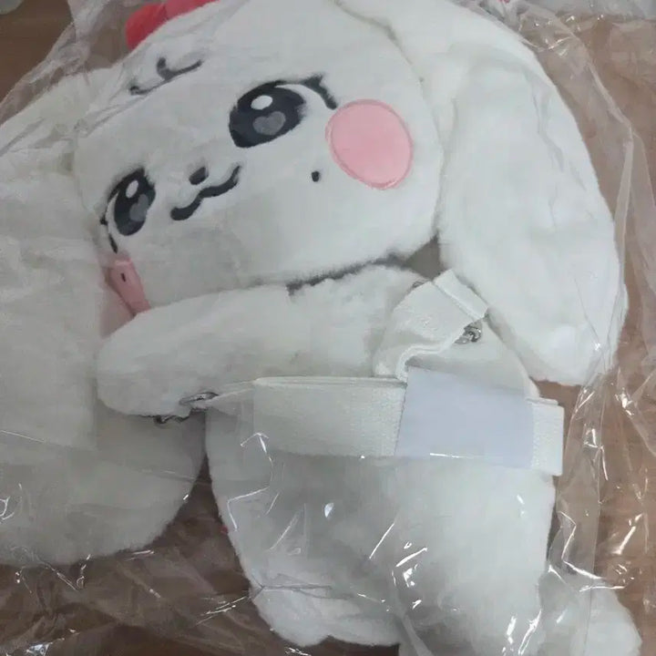 아이브 미니브 체리 허그 가방