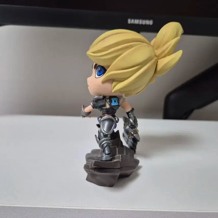 리븐 피규어 (단품)