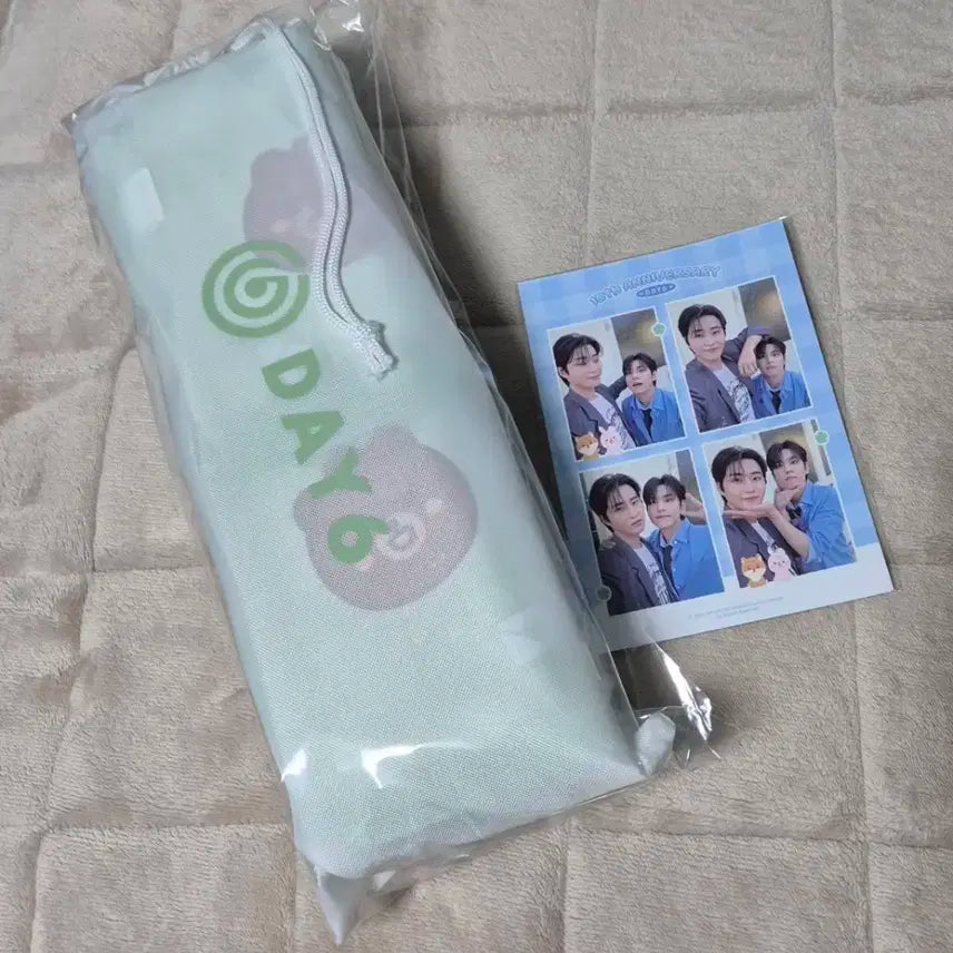 데이식스 쁘띠멀즈 폴딩매트 네컷포함