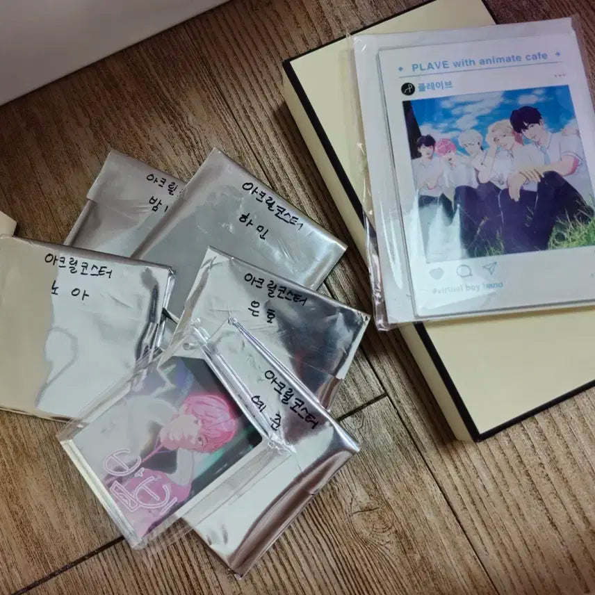 플레이브 아크릴 코스터 + 사진 속 아크릴 일괄