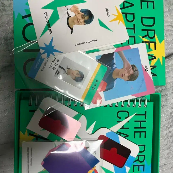 투모로우바이투게더 Magic 앨범