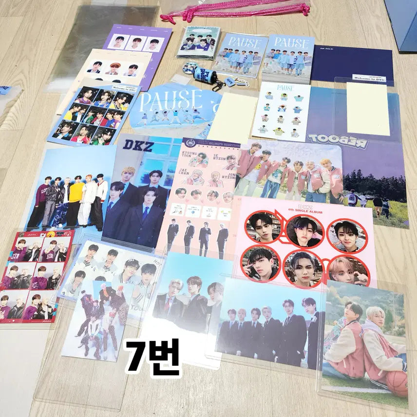 박재찬 재찬 굿즈 [7번] DKZ 디케이지 화보 스티커 엽서 사진