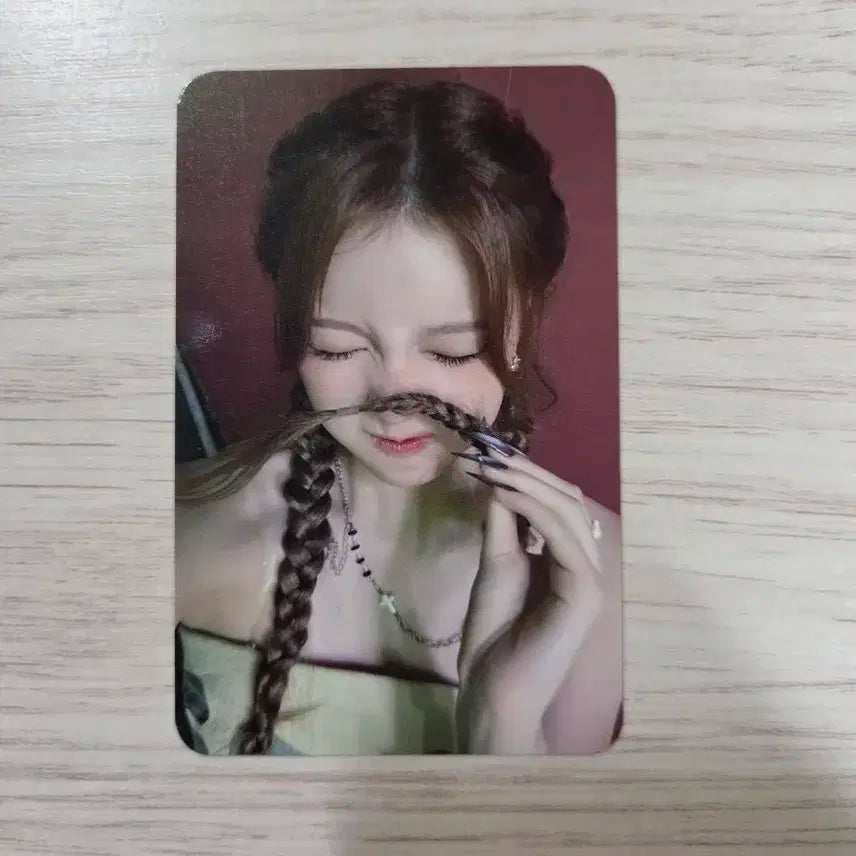 이즈나 izna 맘마미아 세비 공방 포카 정세비