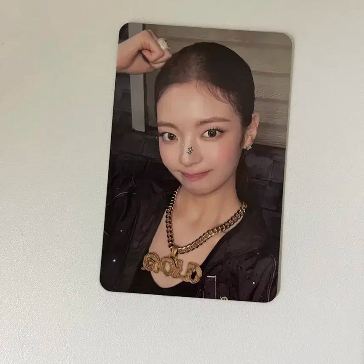 있지 리아 골드 스페셜 에디션 포카