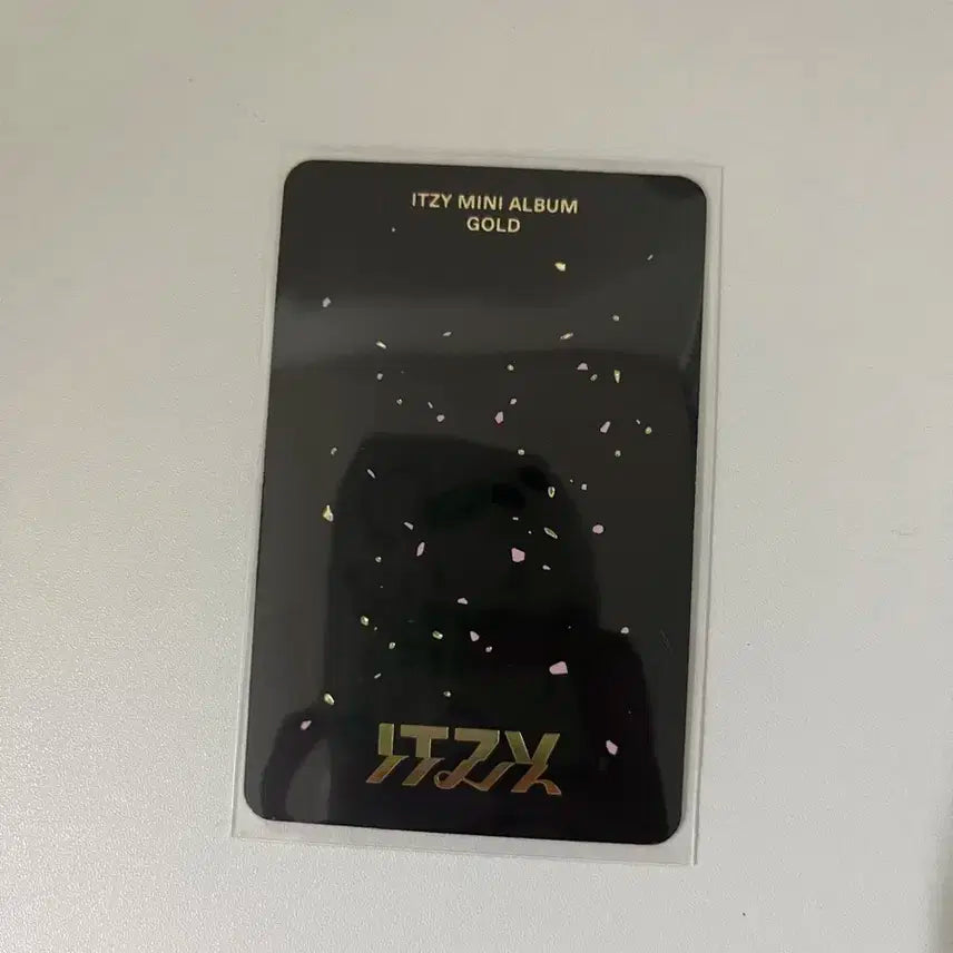 있지 유나 골드 스페셜 에디션 포카