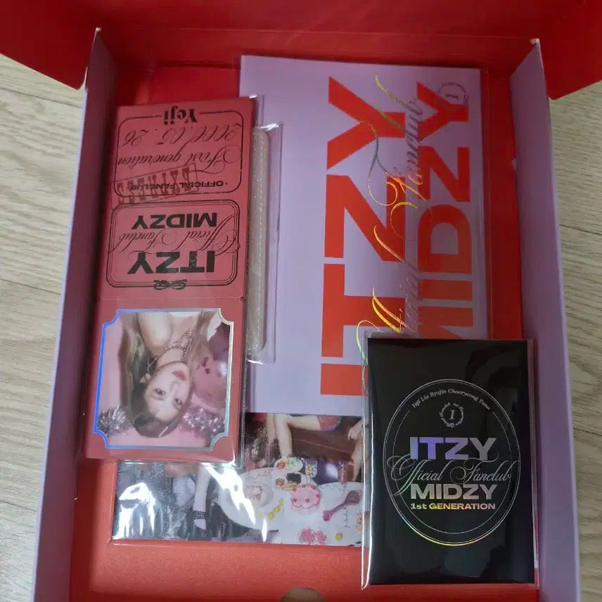 ITZY 앨범 굿즈 일괄
