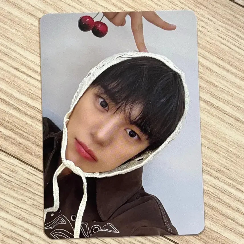 몬스타엑스 애플뮤직 체리 포카 (민혁)