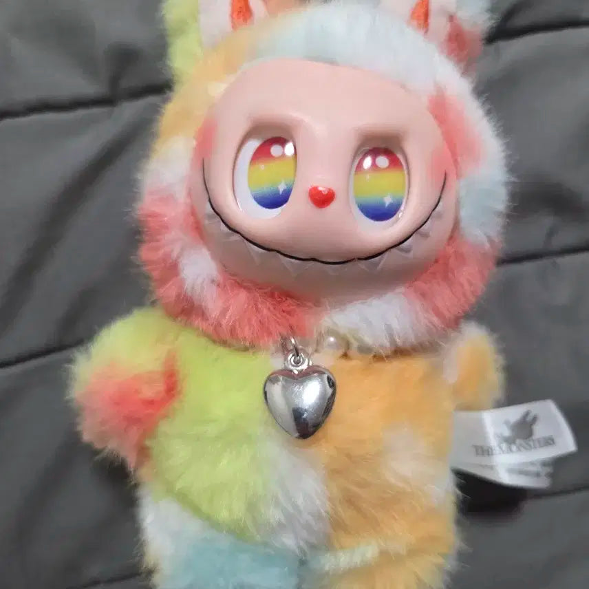 라부부 락 더 유니버스 바이닐 플러시 돌