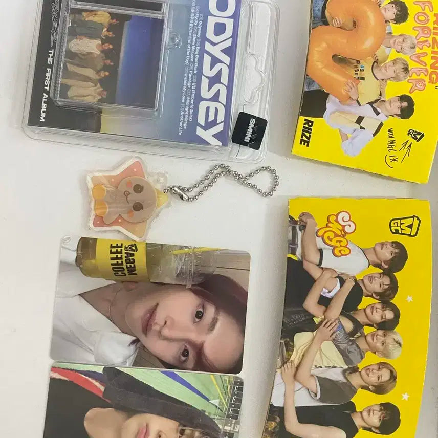 메가커피 라이즈 오디세이 슴미니 원빈 은석 포카 & 포스터 포함 앨범