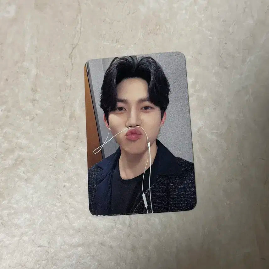 데이식스 이어폰 도운 포카