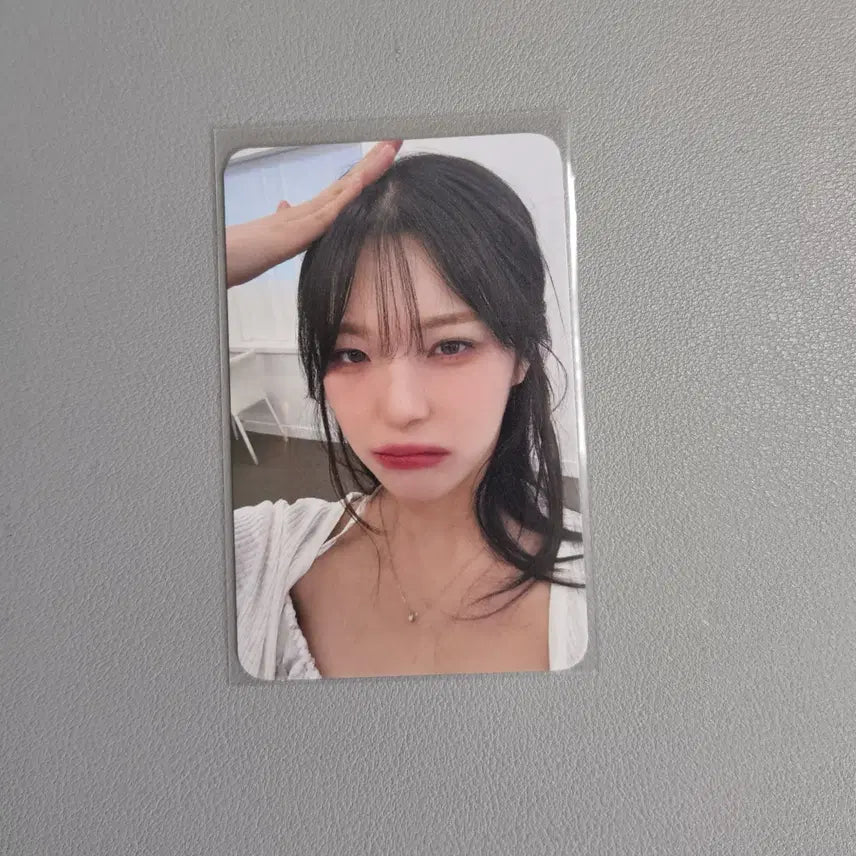프로미스나인 백지헌 쓰담쓰담 포카