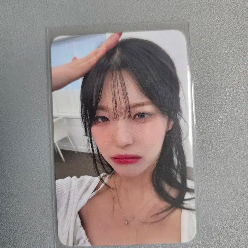 프로미스나인 백지헌 쓰담쓰담 포카