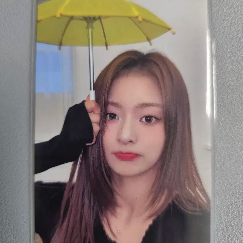 프로미스나인 이나경 우산 포카