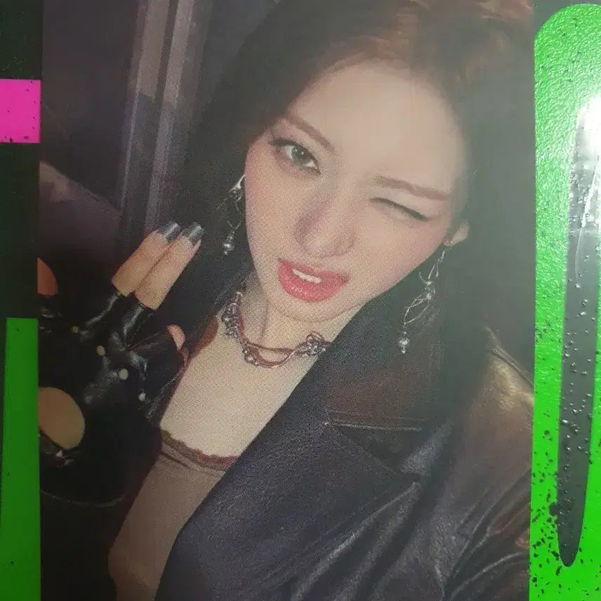 베이비몬스터 로라 팝업 WE GO UP 엠버십 이벤트 카드