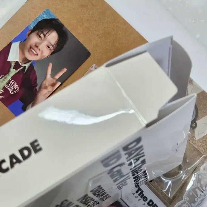 Day6 데이식스 아이디카드 개봉 앨범 (도운 포카 2장 구성)